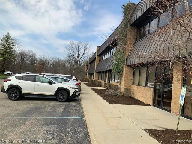 3757 Commerce Court, Wayne, MI 48184