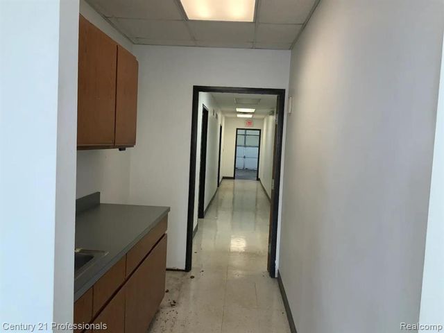 3757 Commerce Court, Wayne, MI 48184