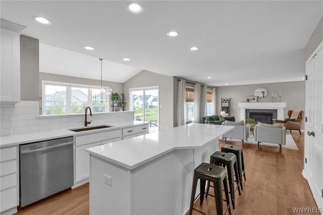 138 Avian Way, Lancaster, NY 14086