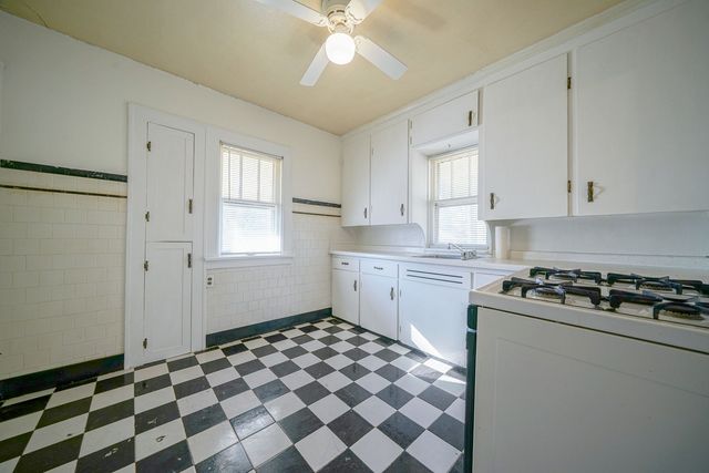 2019 15th Avenue, Rockford, IL 61104