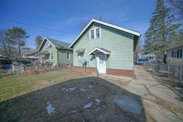 2019 15th Avenue, Rockford, IL 61104