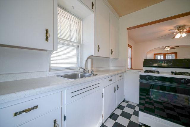 2019 15th Avenue, Rockford, IL 61104