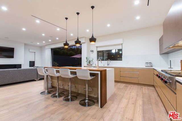 736 N CURSON Avenue, Los Angeles, CA 90046