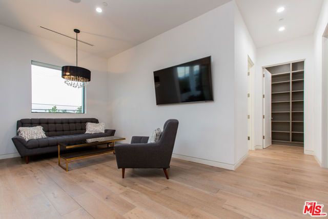 736 N CURSON Avenue, Los Angeles, CA 90046