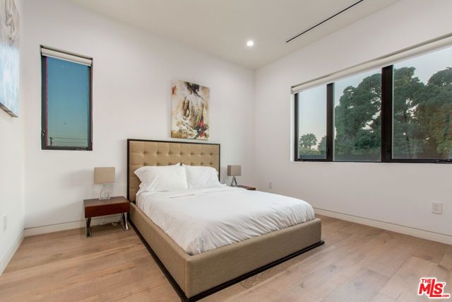 736 N CURSON Avenue, Los Angeles, CA 90046