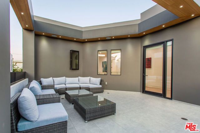 736 N CURSON Avenue, Los Angeles, CA 90046