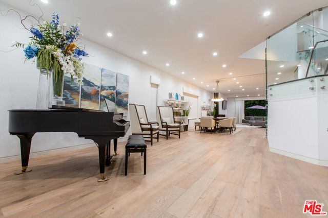 736 N CURSON Avenue, Los Angeles, CA 90046