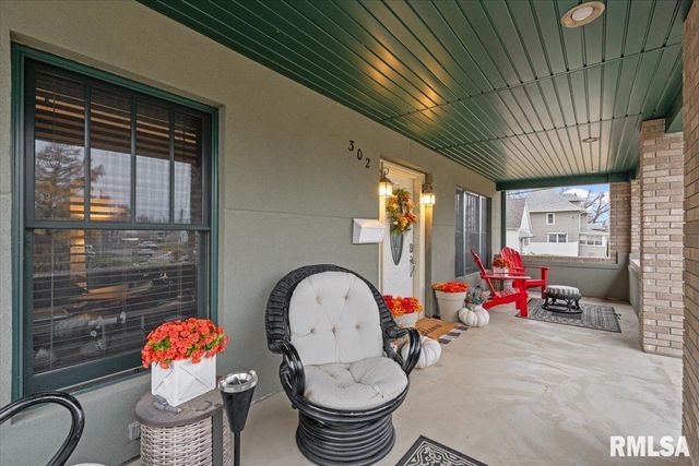 302 9TH Street, Silvis, IL 61282