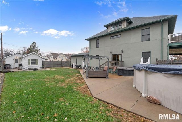 302 9TH Street, Silvis, IL 61282