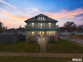 302 9TH Street, Silvis, IL 61282