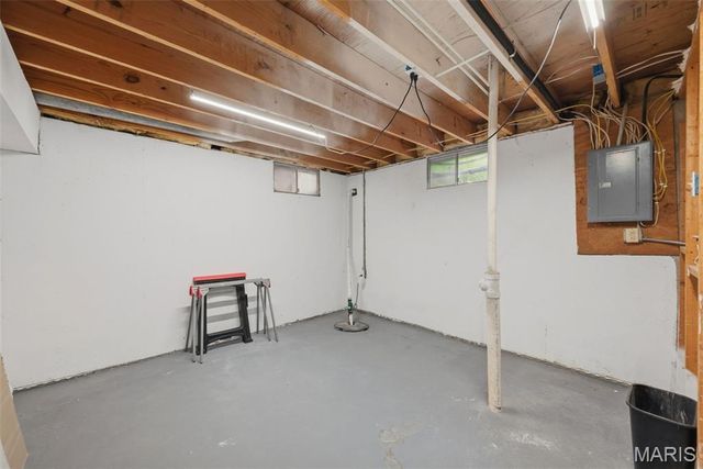 1446 High School Drive, Brentwood, MO 63144