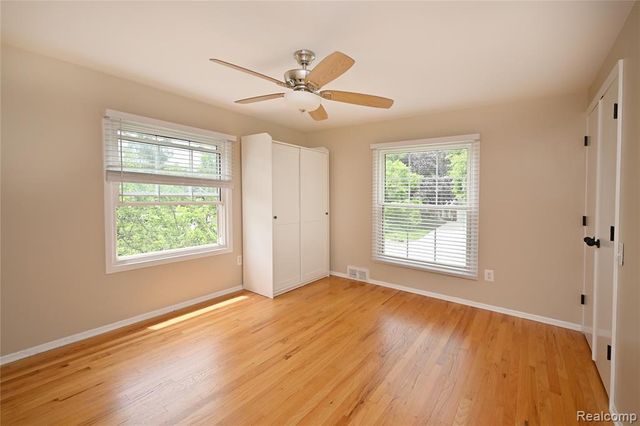 31310 Foxboro Way, Beverly Hills, MI 48025