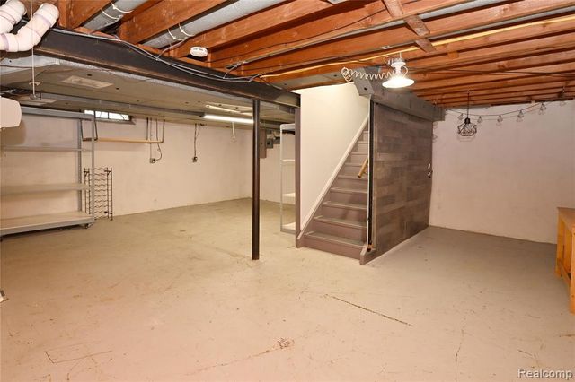 31310 Foxboro Way, Beverly Hills, MI 48025