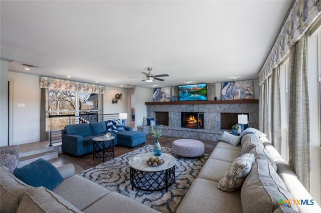 174 Lakeside Drive, Seguin, TX 78155