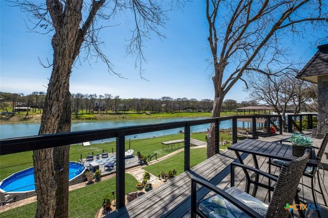 174 Lakeside Drive, Seguin, TX 78155