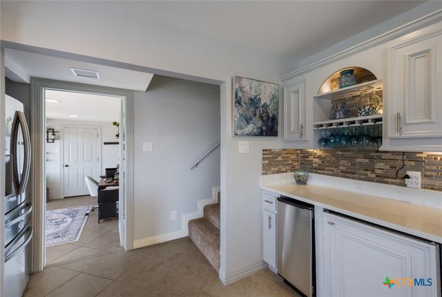 174 Lakeside Drive, Seguin, TX 78155