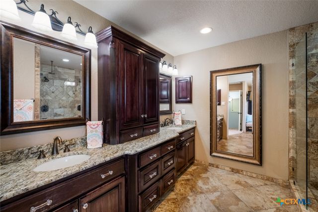 174 Lakeside Drive, Seguin, TX 78155