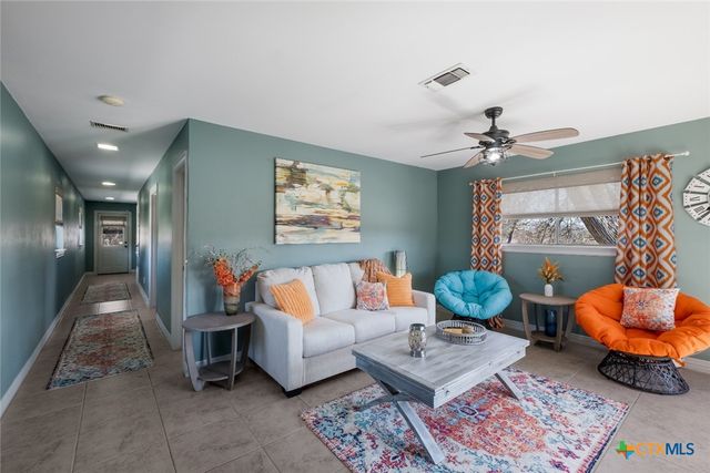 174 Lakeside Drive, Seguin, TX 78155