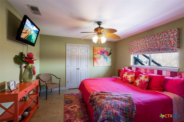 174 Lakeside Drive, Seguin, TX 78155