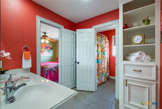 174 Lakeside Drive, Seguin, TX 78155
