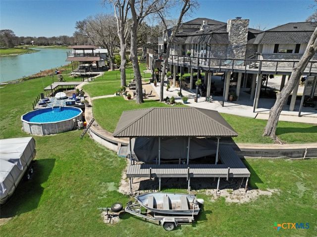 174 Lakeside Drive, Seguin, TX 78155
