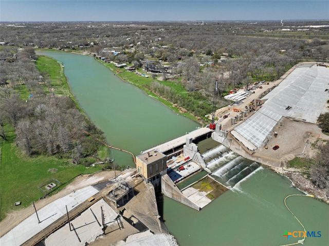 174 Lakeside Drive, Seguin, TX 78155