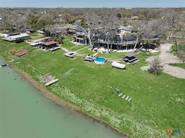 174 Lakeside Drive, Seguin, TX 78155