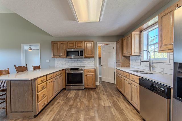 4197 OLD STAGE RD, Adamsville, TN 38310