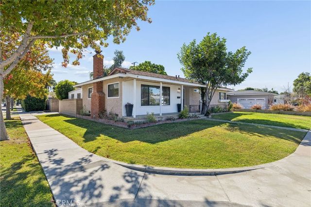 1371 Shannon, Costa Mesa, CA 92626