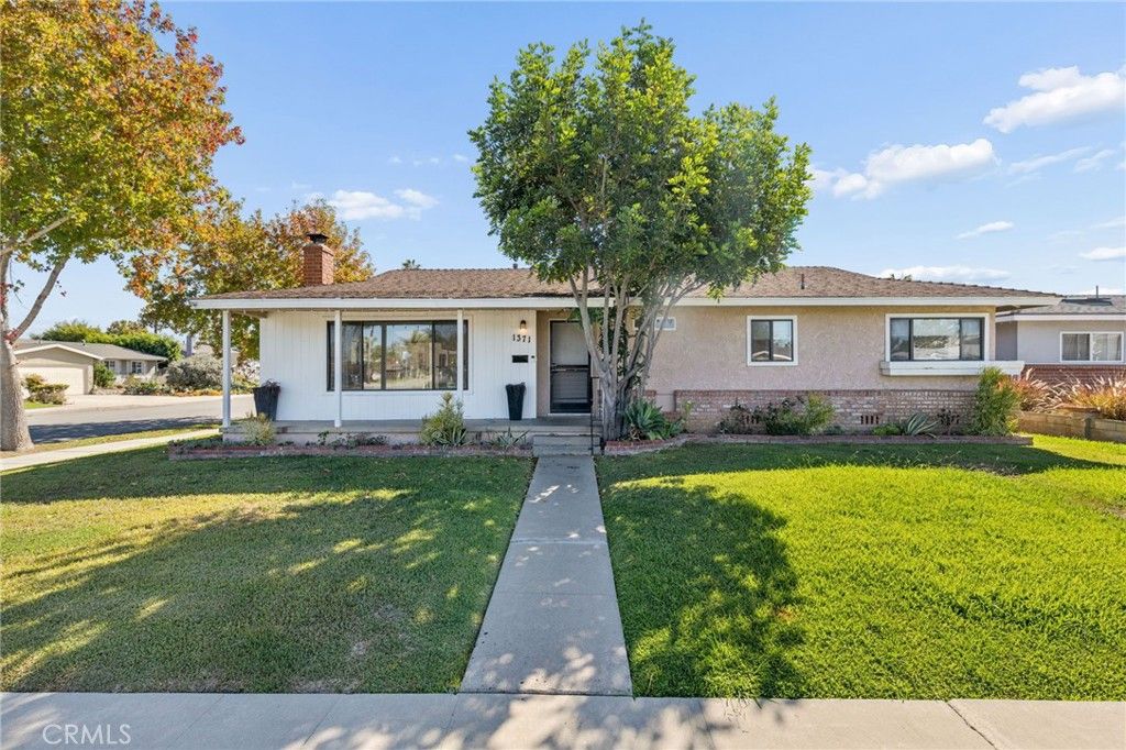 1371 Shannon, Costa Mesa, CA 92626