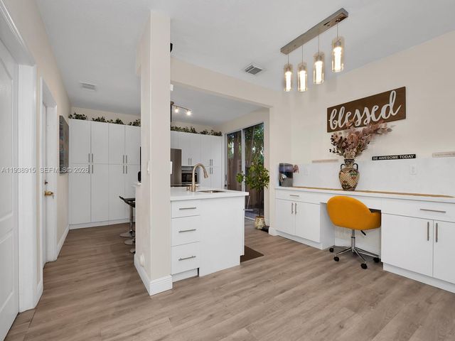 13564 NW 7th St, Pembroke Pines, FL 33028