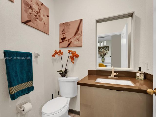 13564 NW 7th St, Pembroke Pines, FL 33028