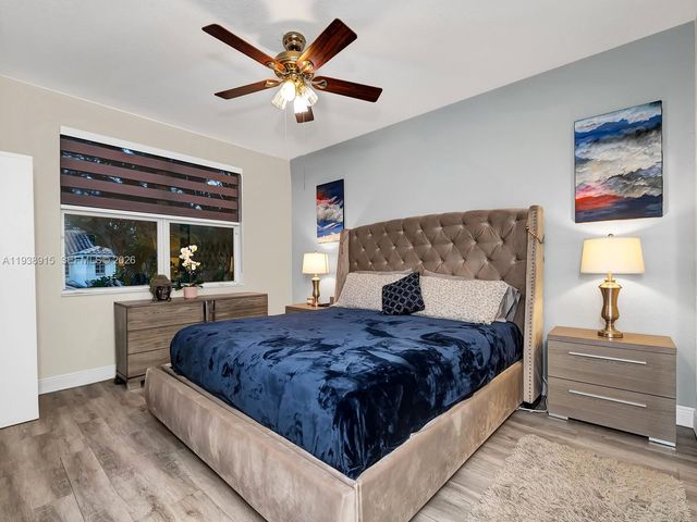 13564 NW 7th St, Pembroke Pines, FL 33028