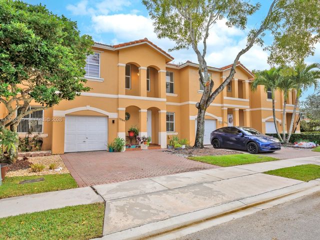 13564 NW 7th St, Pembroke Pines, FL 33028