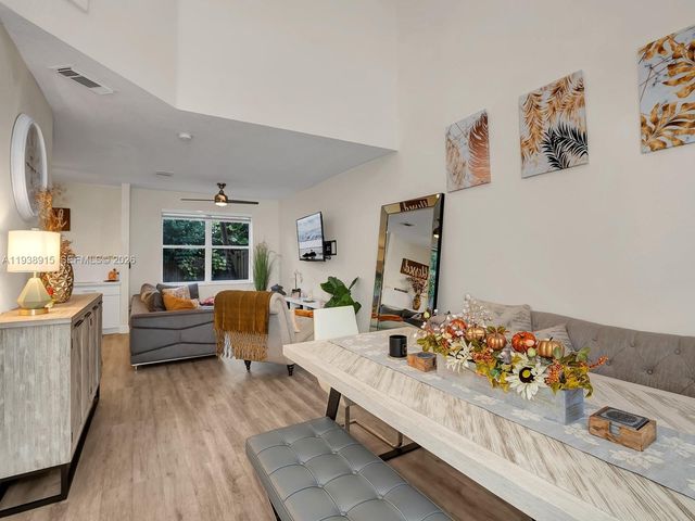 13564 NW 7th St, Pembroke Pines, FL 33028