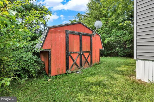 2 WINDSOR ACRS, Windsor, PA 17366