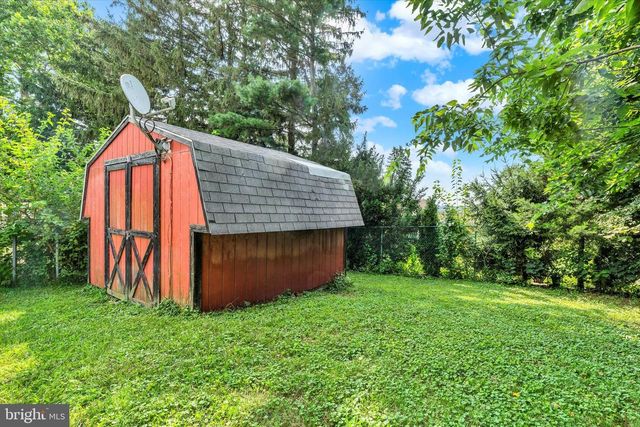 2 WINDSOR ACRS, Windsor, PA 17366