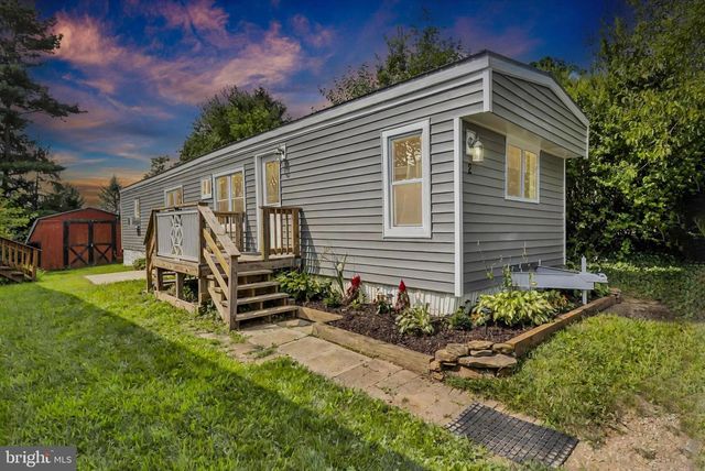 2 WINDSOR ACRS, Windsor, PA 17366