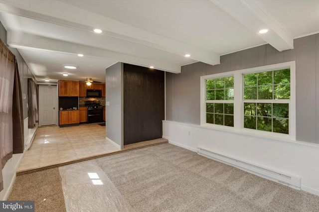 2 WINDSOR ACRS, Windsor, PA 17366