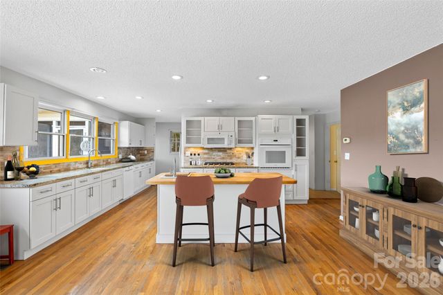 135 Horseshoe Trail, Barnardsville, NC 28709