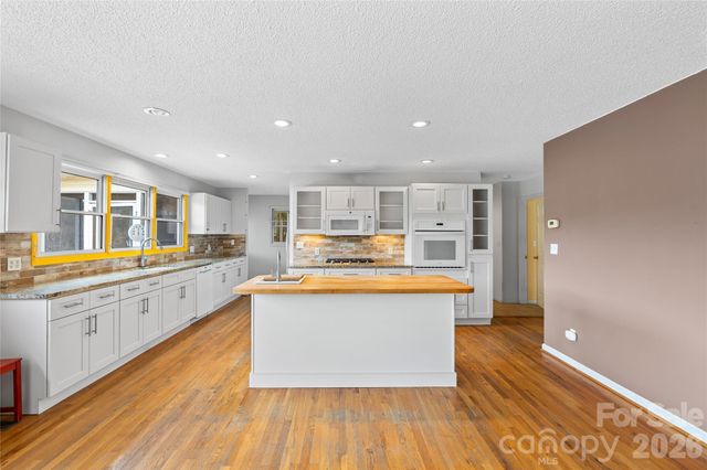 135 Horseshoe Trail, Barnardsville, NC 28709