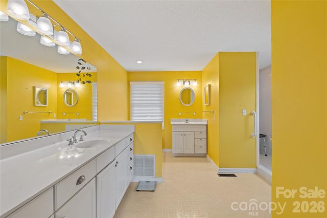 135 Horseshoe Trail, Barnardsville, NC 28709