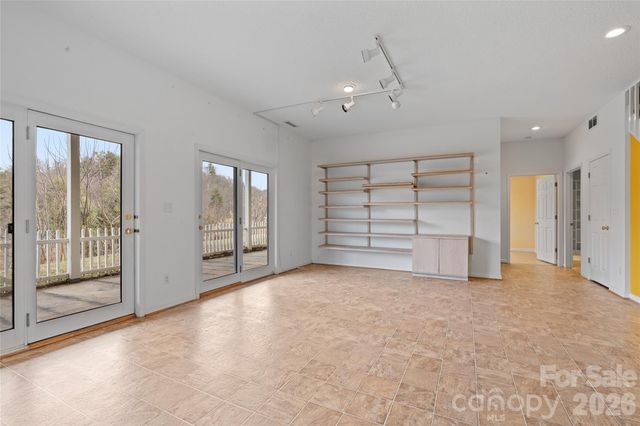 135 Horseshoe Trail, Barnardsville, NC 28709