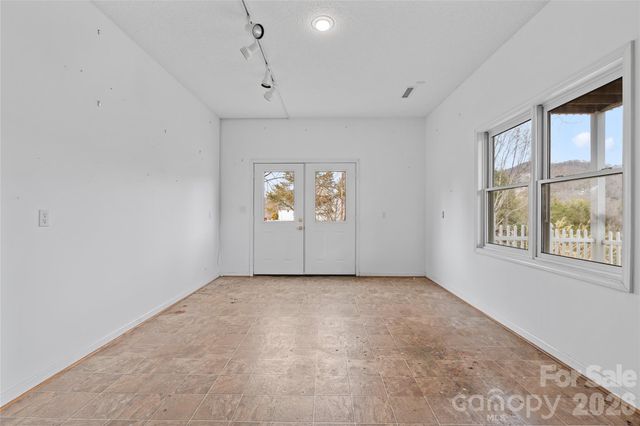 135 Horseshoe Trail, Barnardsville, NC 28709