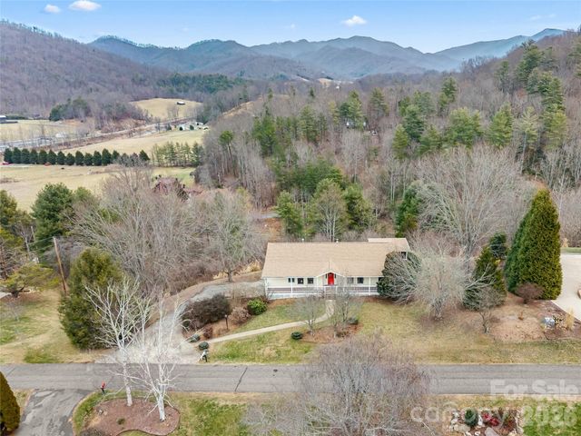135 Horseshoe Trail, Barnardsville, NC 28709