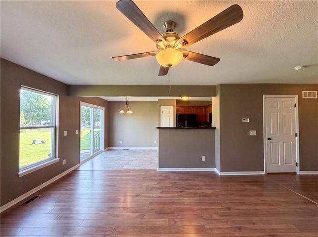 1132 Arborfair Drive, Lee's Summit, MO 64082