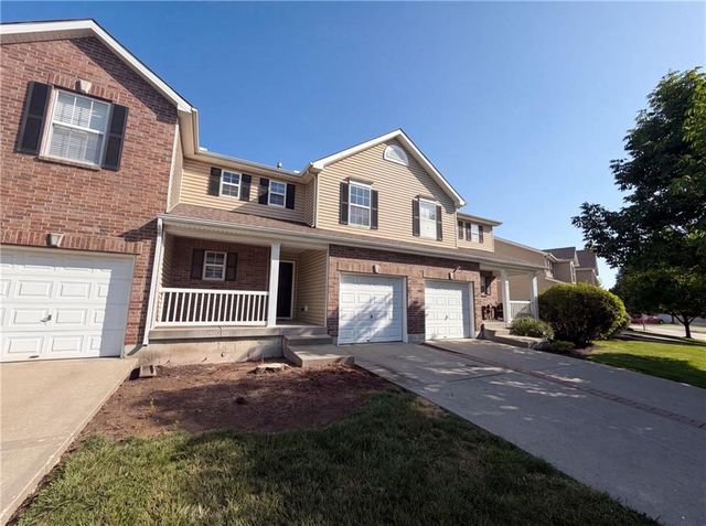 1132 Arborfair Drive, Lee's Summit, MO 64082