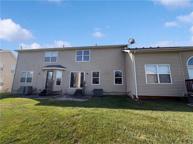 1132 Arborfair Drive, Lee's Summit, MO 64082