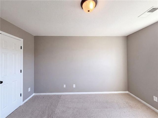 1132 Arborfair Drive, Lee's Summit, MO 64082