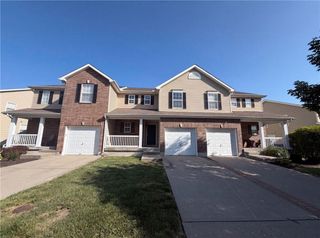 1132 Arborfair Drive, Lee's Summit, MO 64082